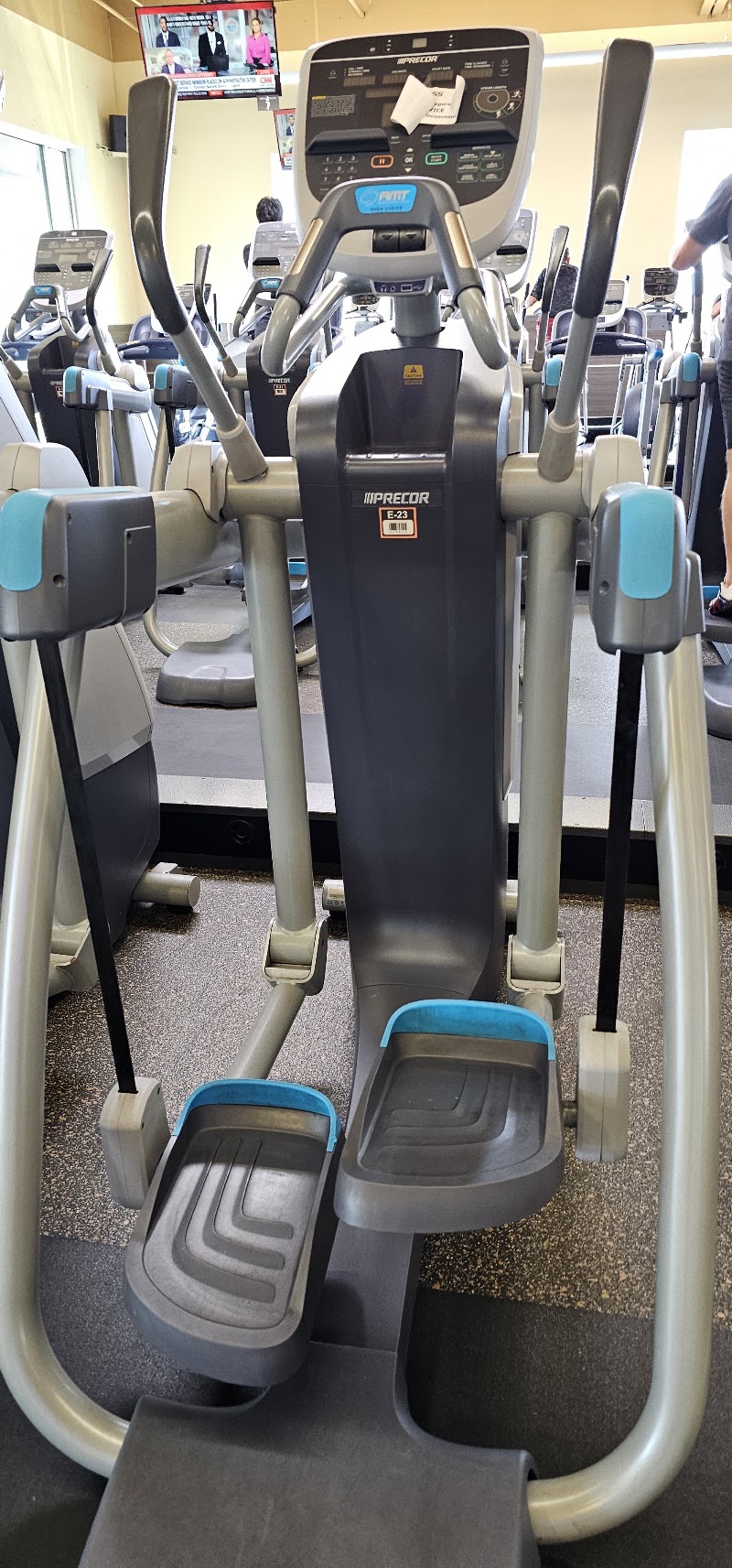 Cardio equipment rows lined