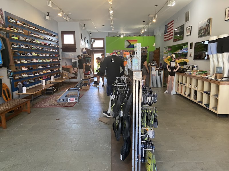 Runners browsing the floor