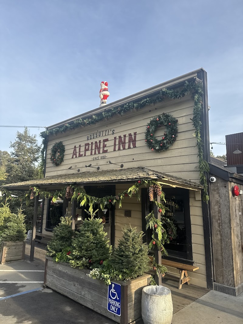Historic Alpine Inn exterior