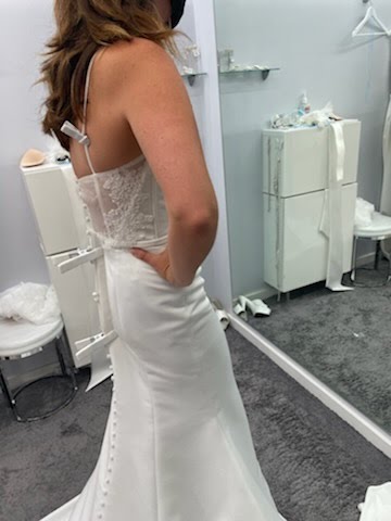 Satin fit, lace bodice