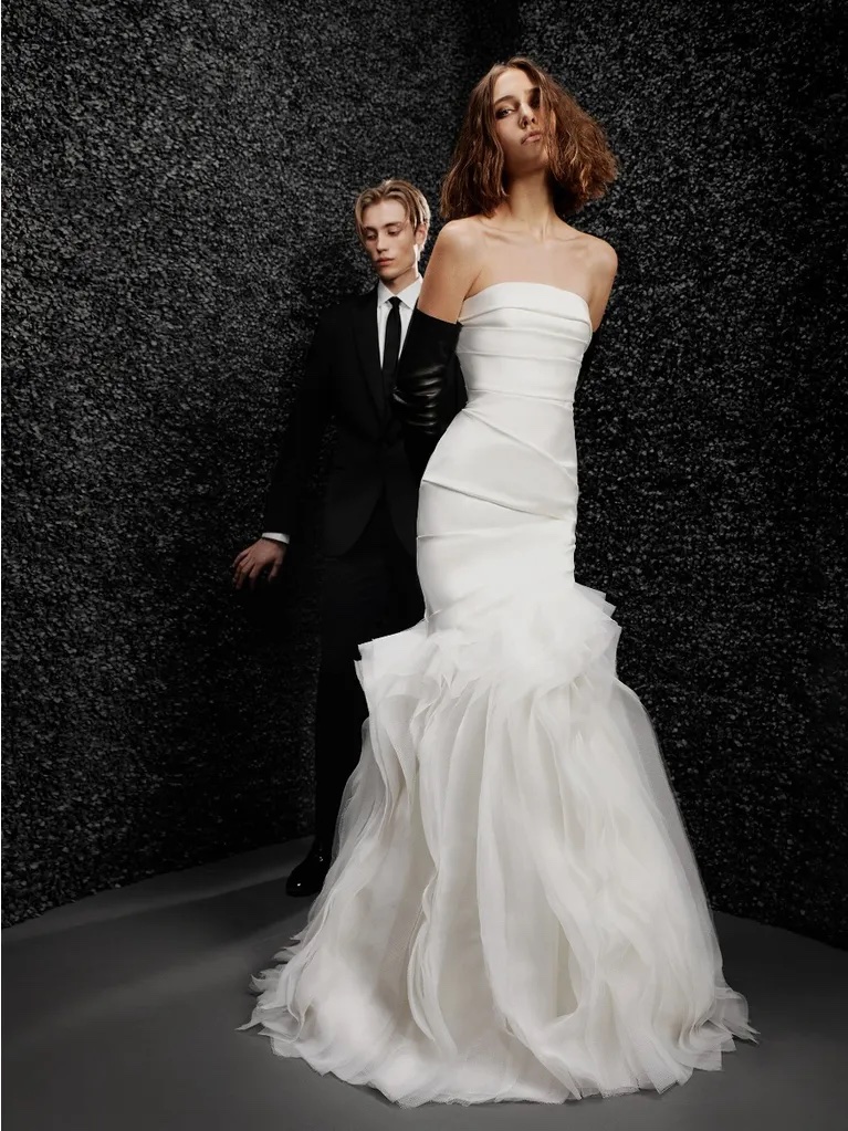 Structured mermaid gown drama