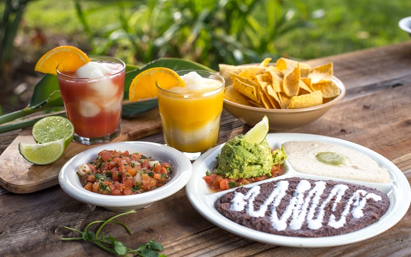 Fresh drinks and starters