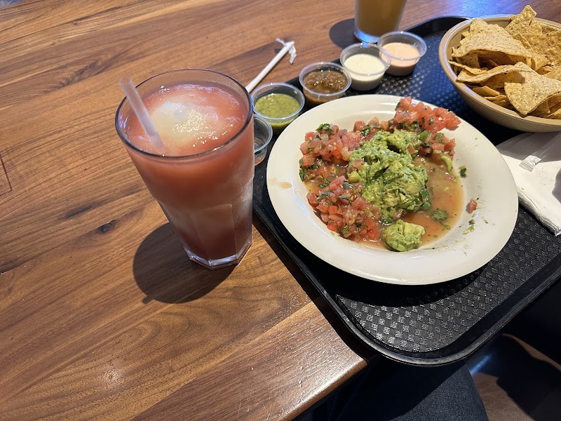 Fresh guac, vibrant drinks