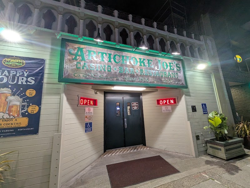 Welcoming entrance, open since 1916