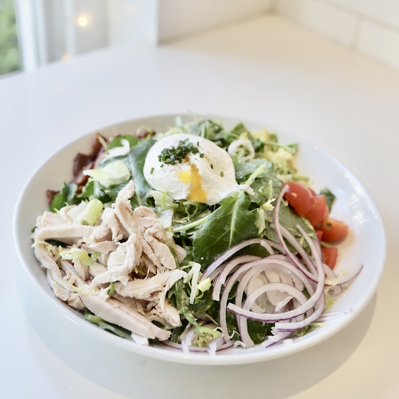 Fresh protein bowl, poached egg