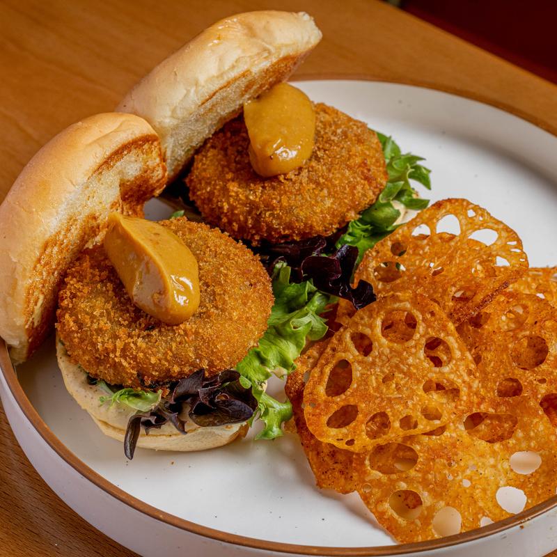 Crispy sliders, lotus chips