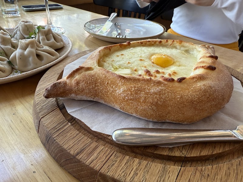 Khachapuri Adjaruli, egg-topped