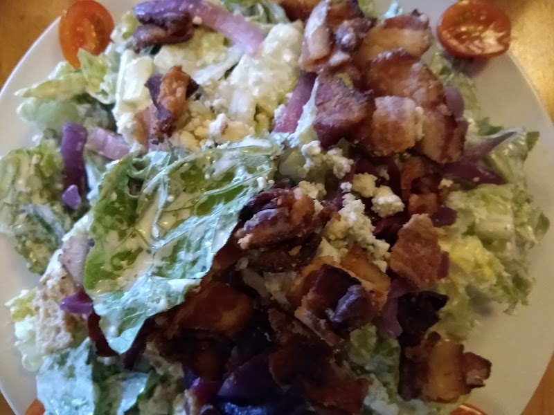 Fresh salad with bacon crumbles