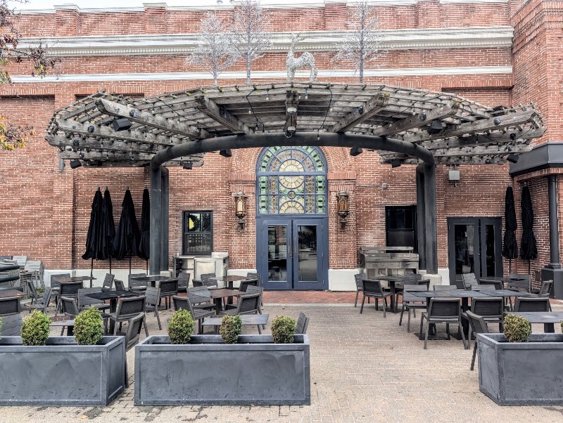 Pergola courtyard with stained glass