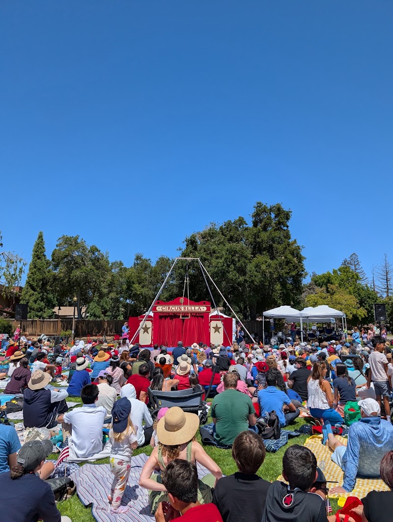 Community gathers on the lawn