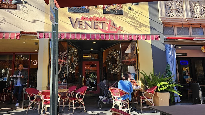 Sunny sidewalk café seating