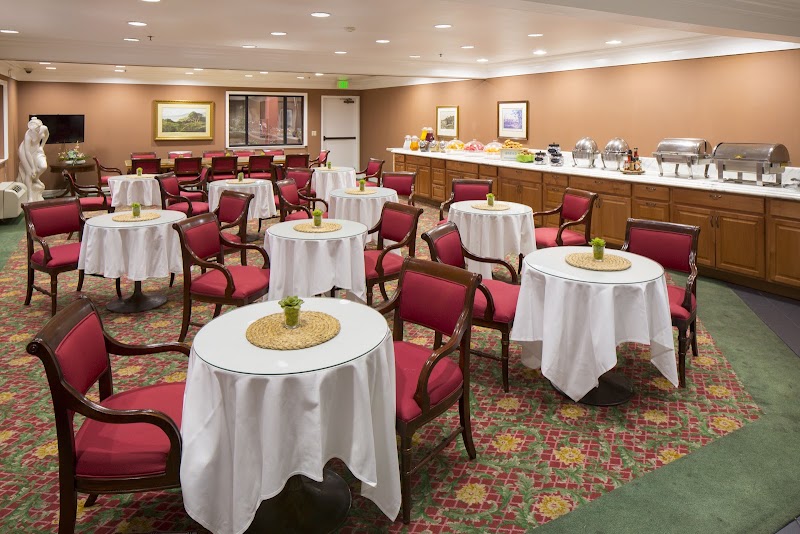 Bright breakfast dining room