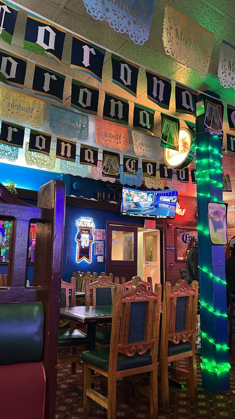 Lively, colorful dining room