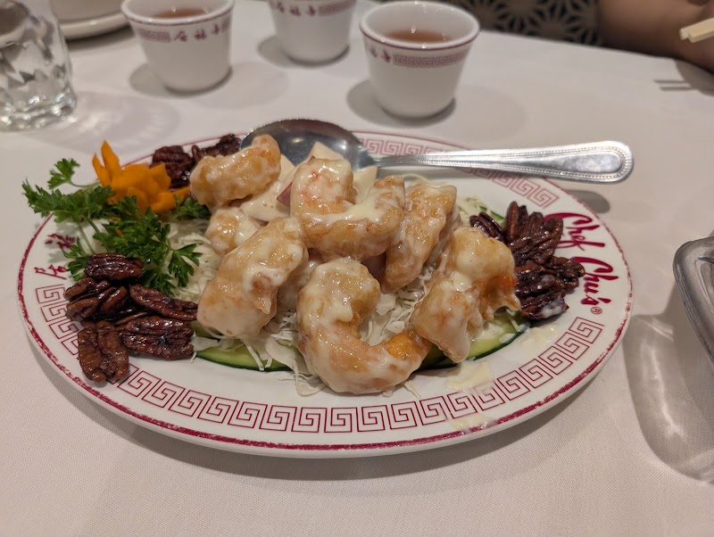 Delicate shrimp with candied walnuts