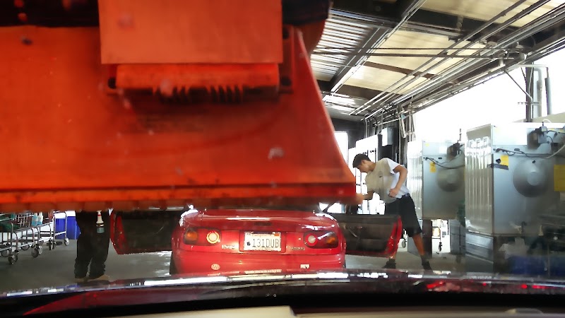 Hands-on tunnel wash care