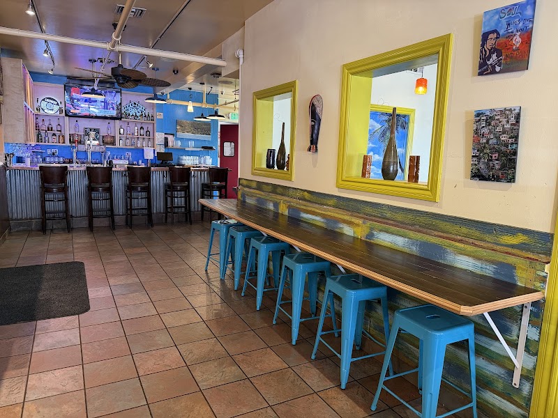 Vibrant bar with Caribbean flair