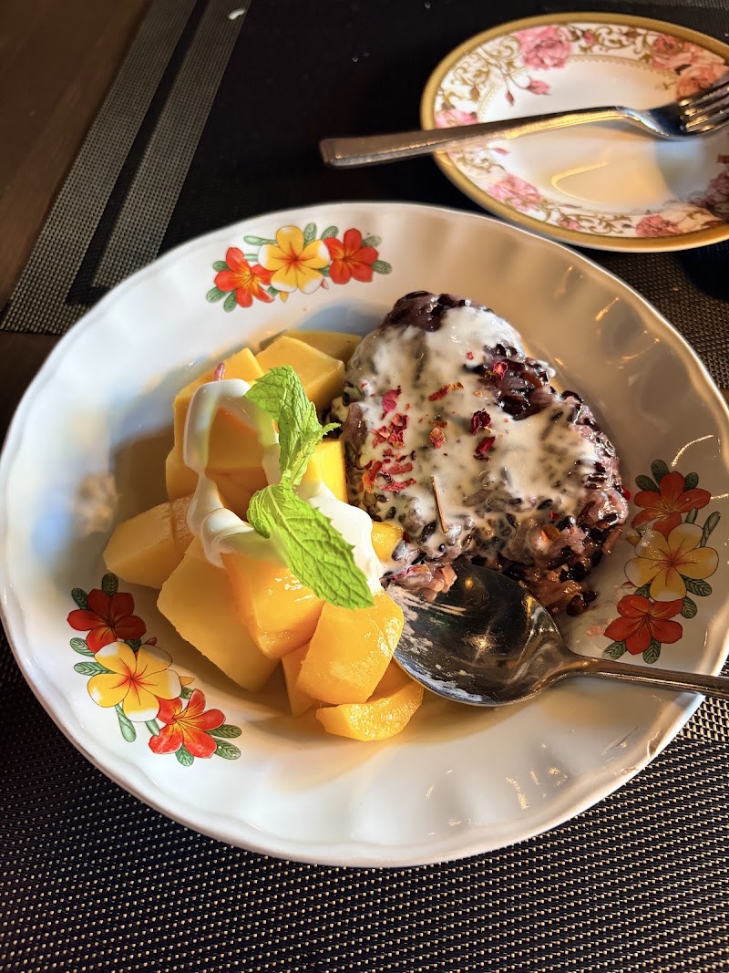 Mango sticky black rice