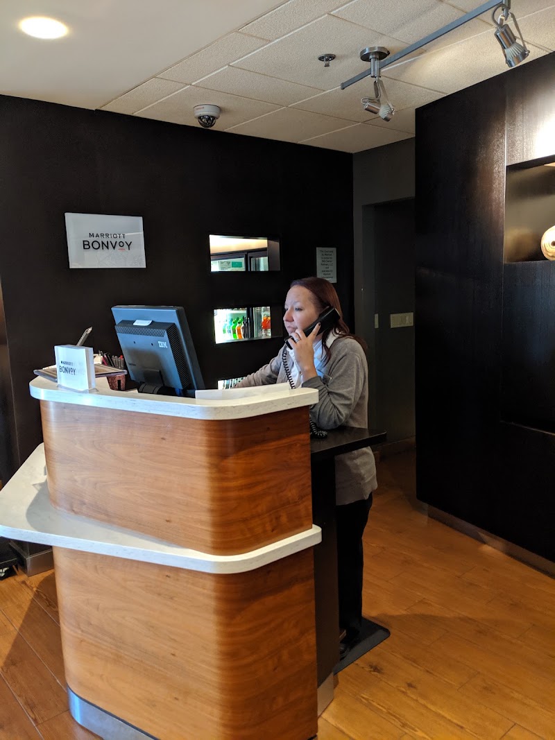 Attentive front desk service