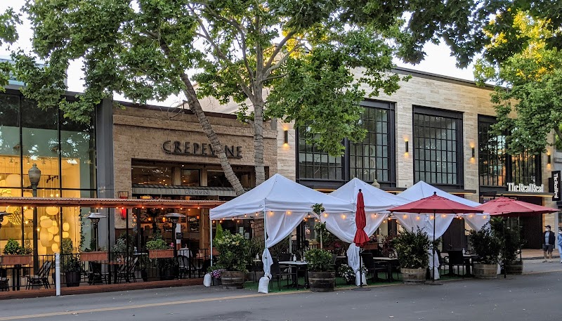 Welcoming University Avenue patio