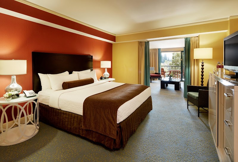 Spacious room with balcony view