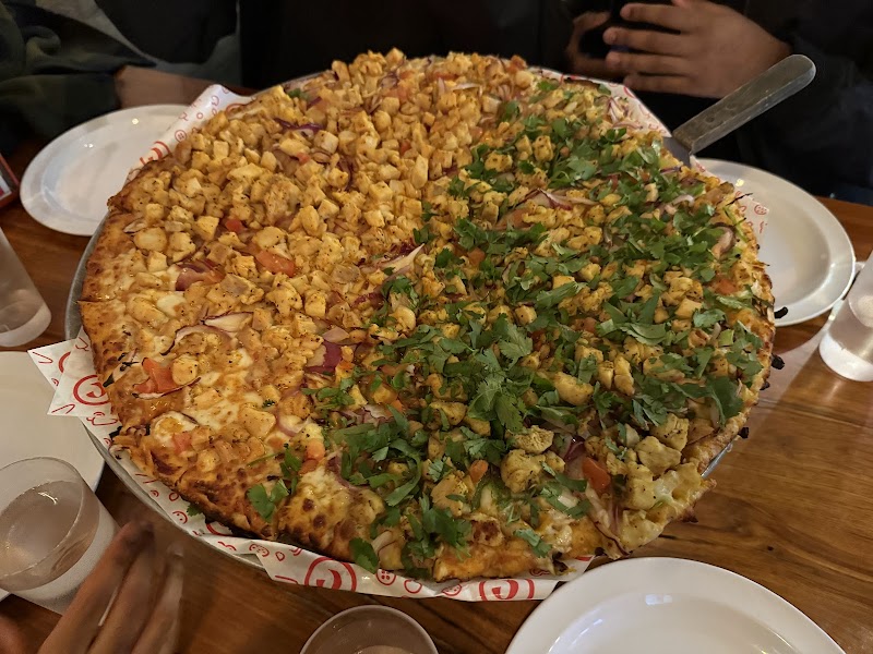 Half-and-half curry pizza