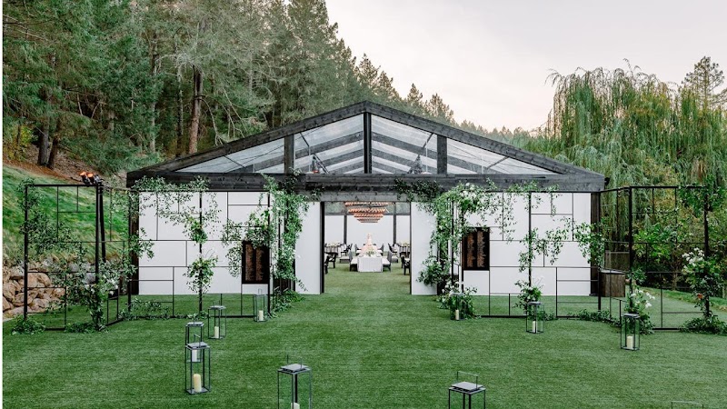 Glass pavilion garden setting
