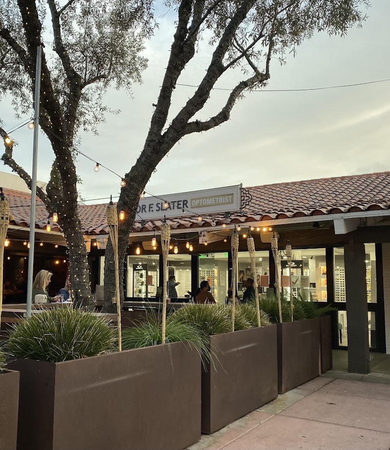 Inviting Campbell street-front location