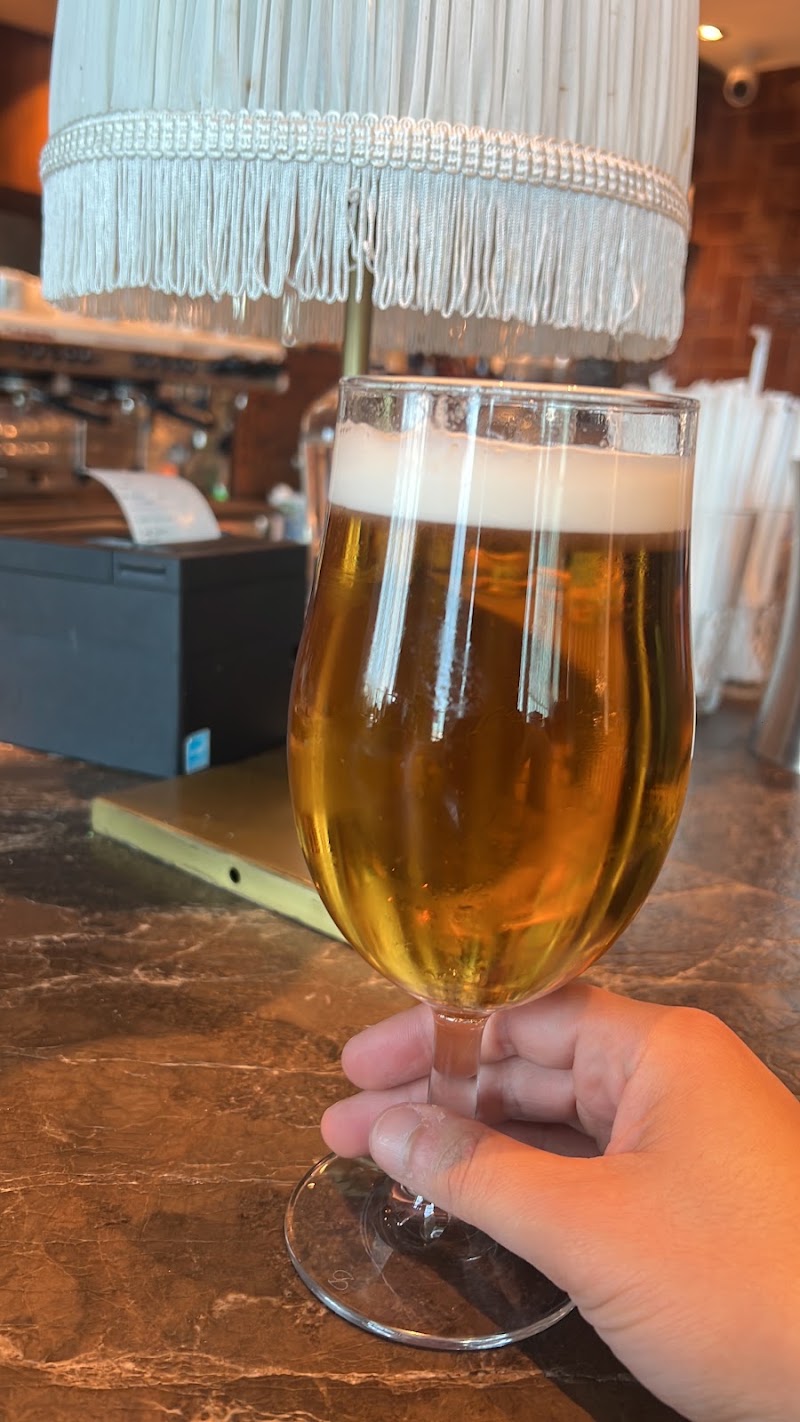 Cold draft beer poured