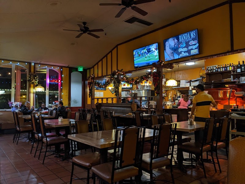 Lively bar, cozy dining