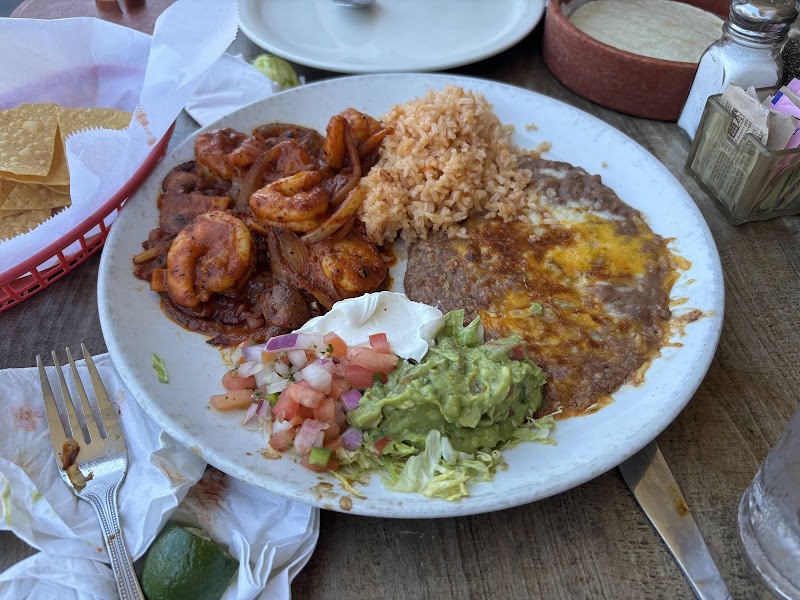 Shrimp plate, rice and beans