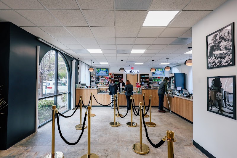Welcoming floor, open counters