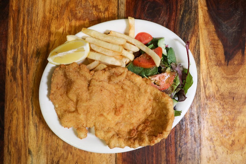 Golden schnitzel, crisp sides