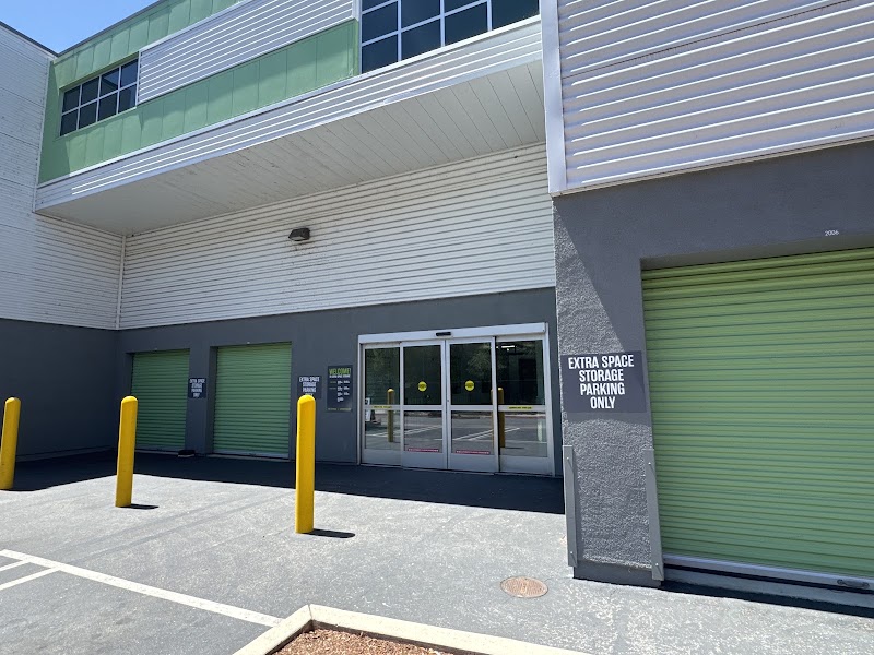 Easy, secure access entrance