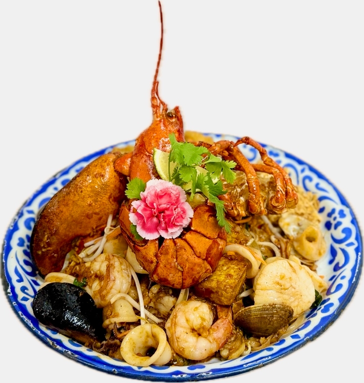 Lobster pad thai presentation