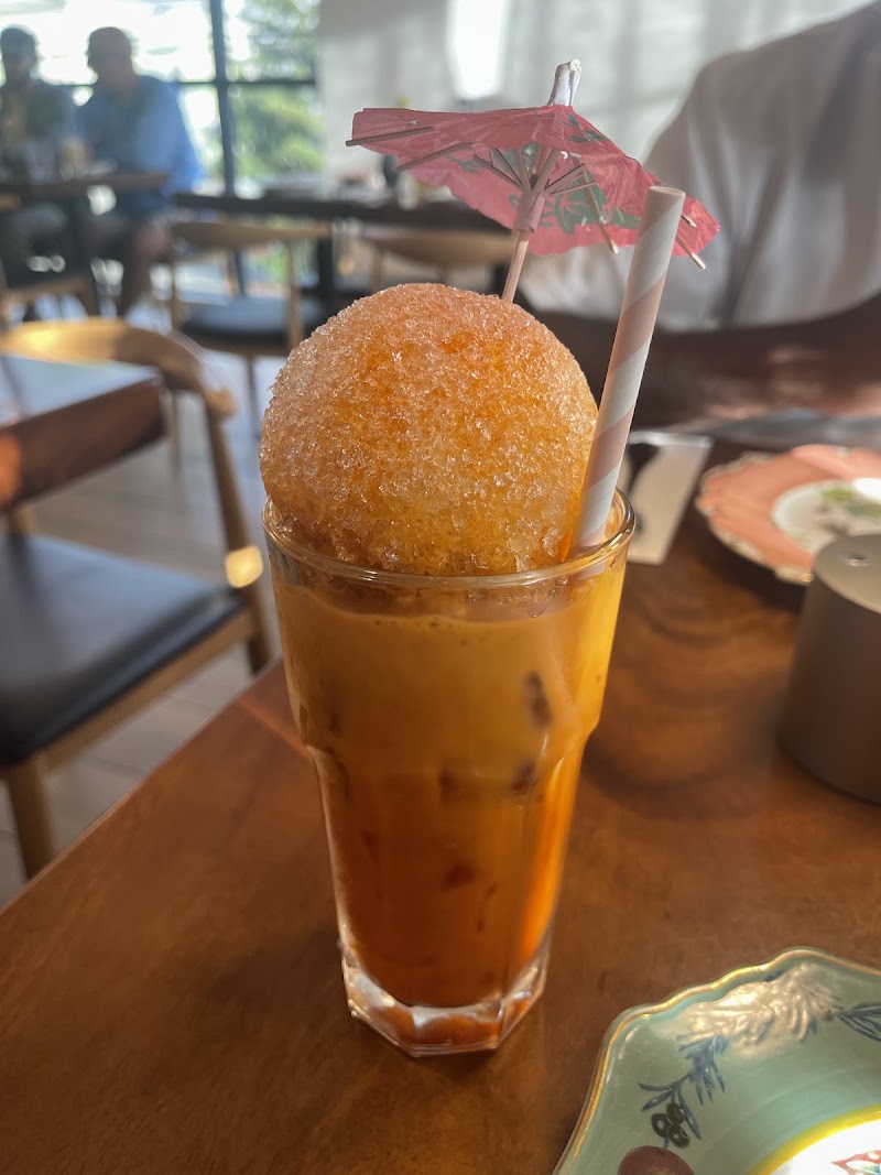 Thai iced tea, playful finish