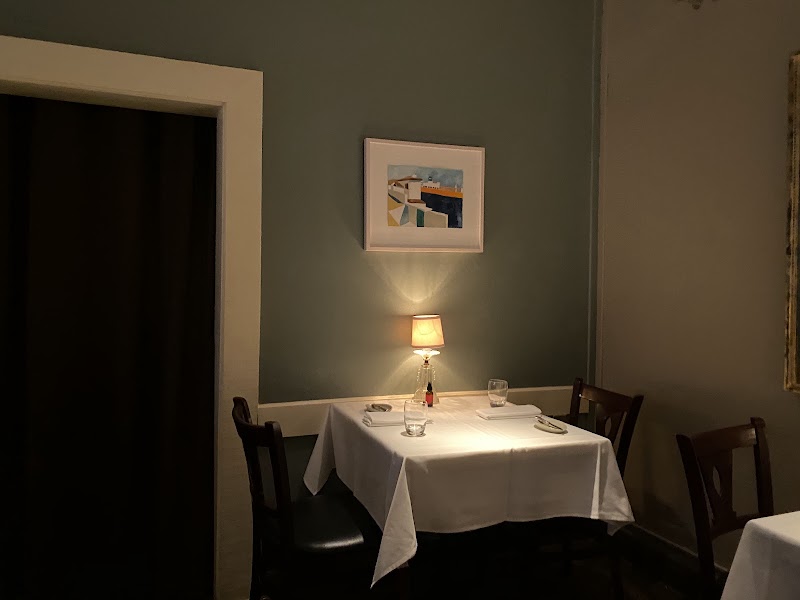 Intimate table for two