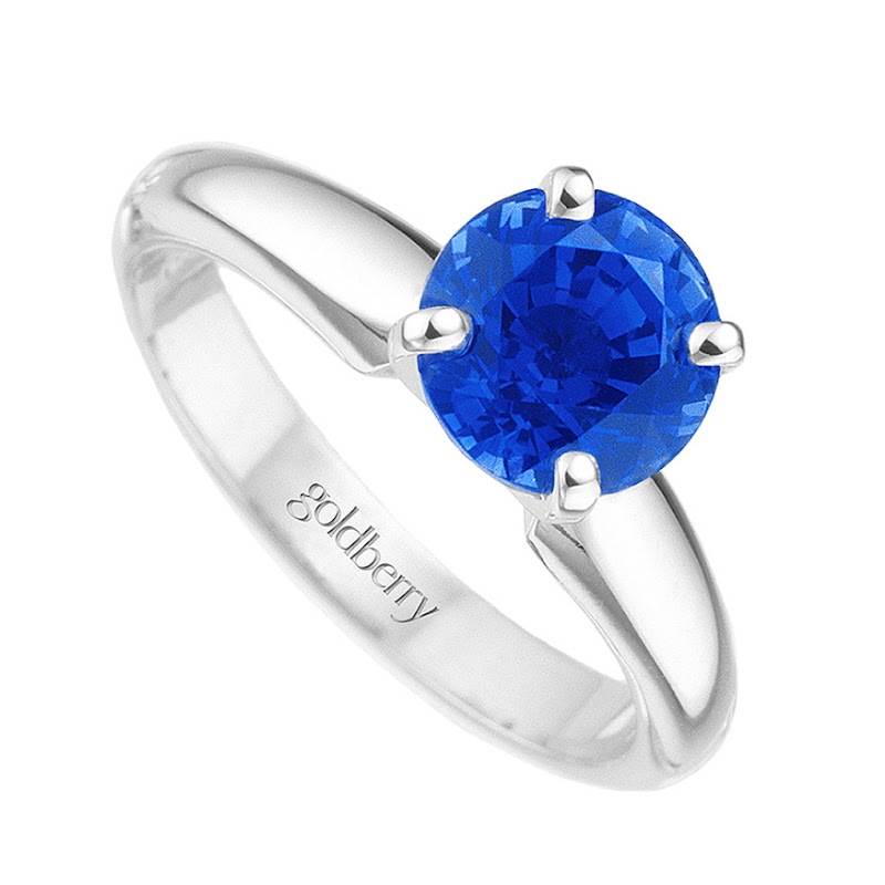 Blue sapphire solitaire in platinum