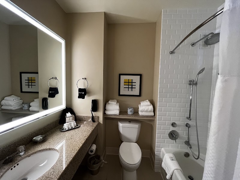 Fresh, well-appointed bathroom