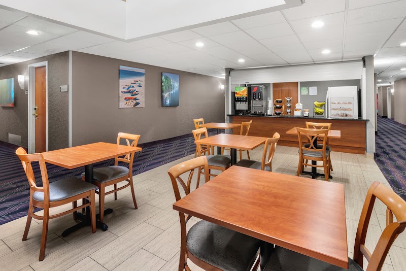 Bright breakfast dining area