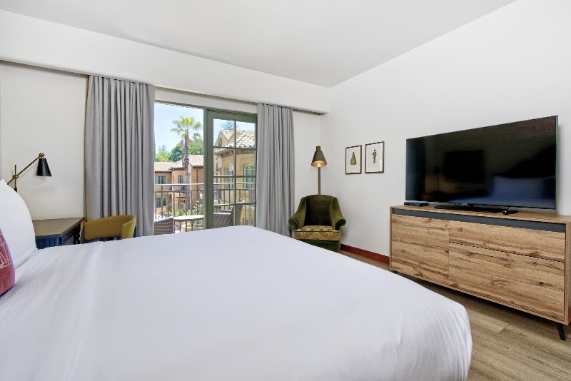 Peaceful room with balcony views