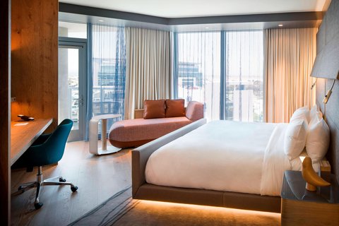Modern room, sweeping city views