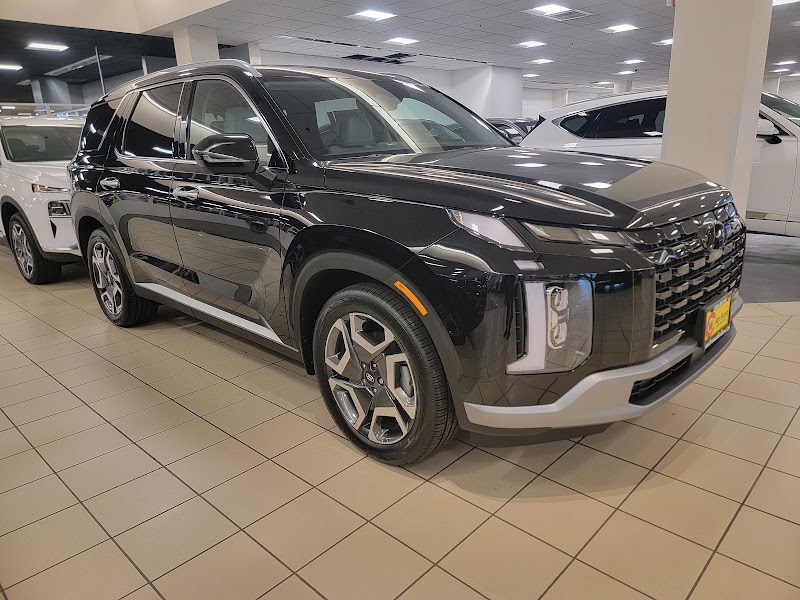 Palisade SUV, showroom fresh