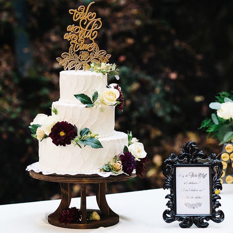 Elegant tiered wedding cake