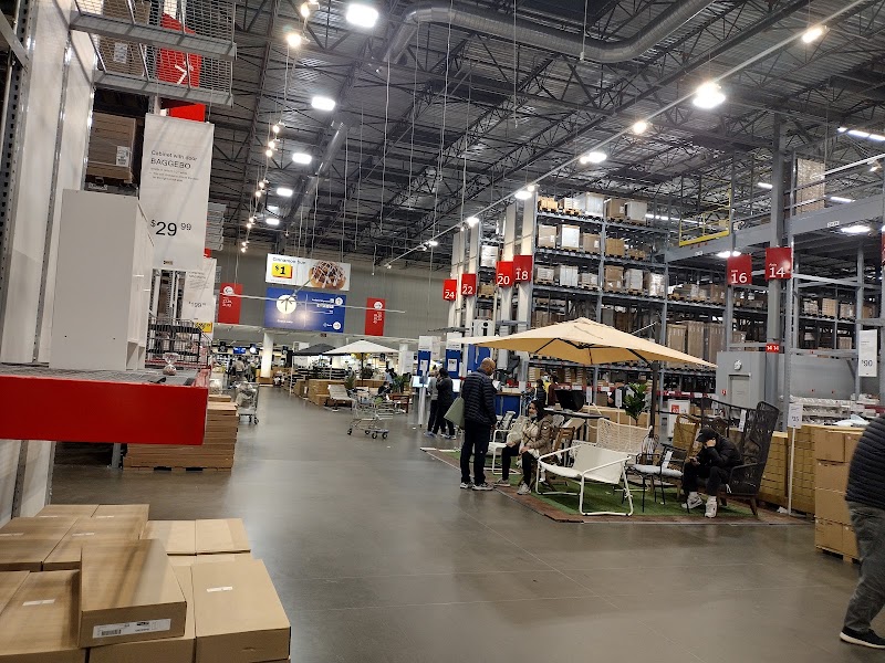 Self-serve warehouse floor