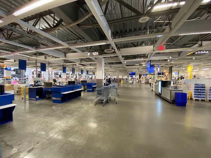 Spacious, open checkout floor