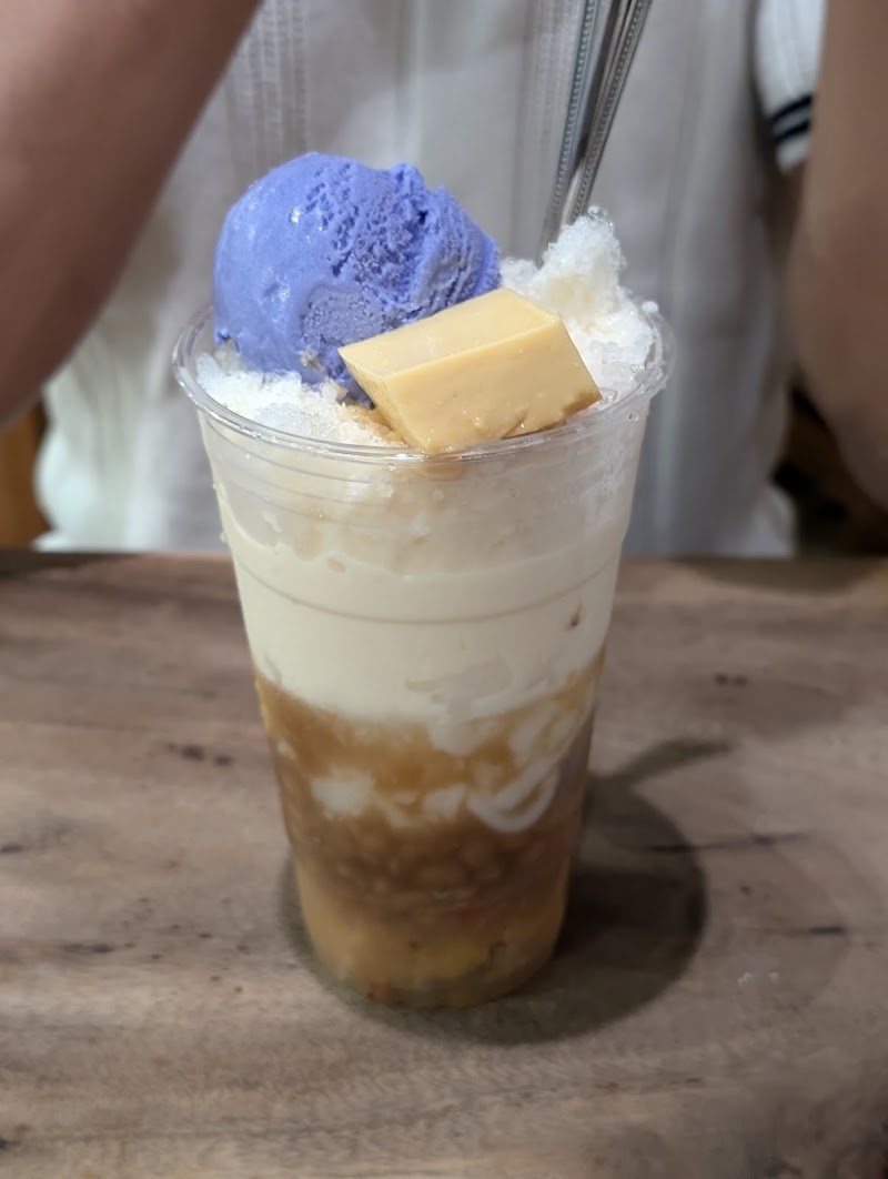 Classic halo-halo dessert cup