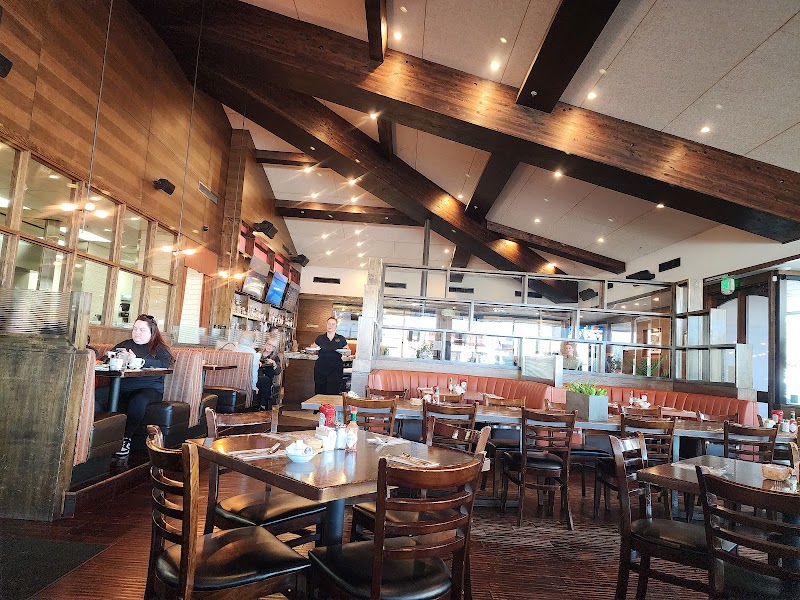 Warm, spacious dining room
