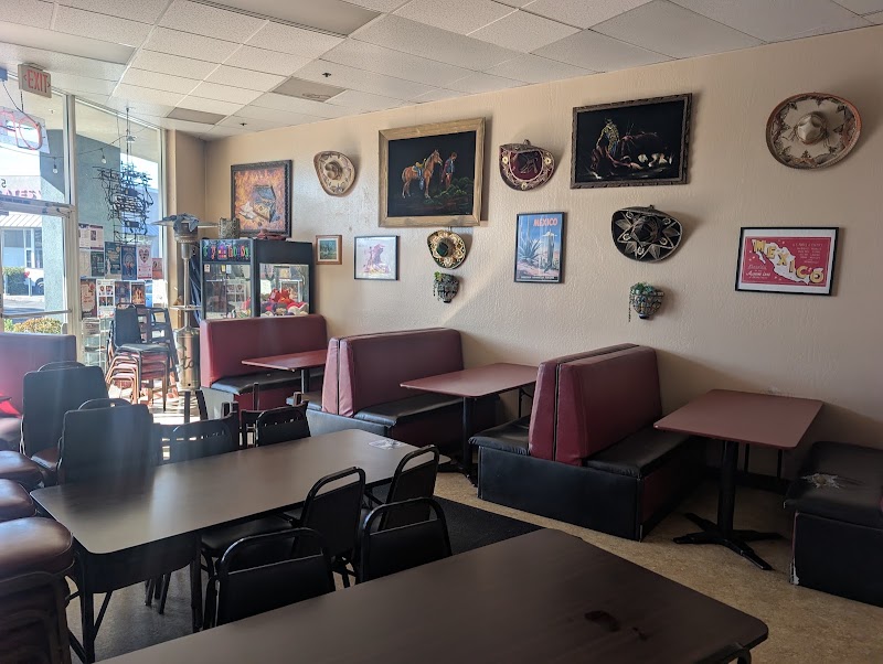 Cozy booths, Mexican art