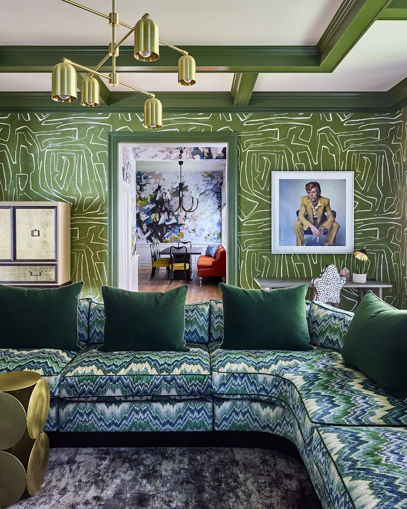 Bold pattern-layered green den