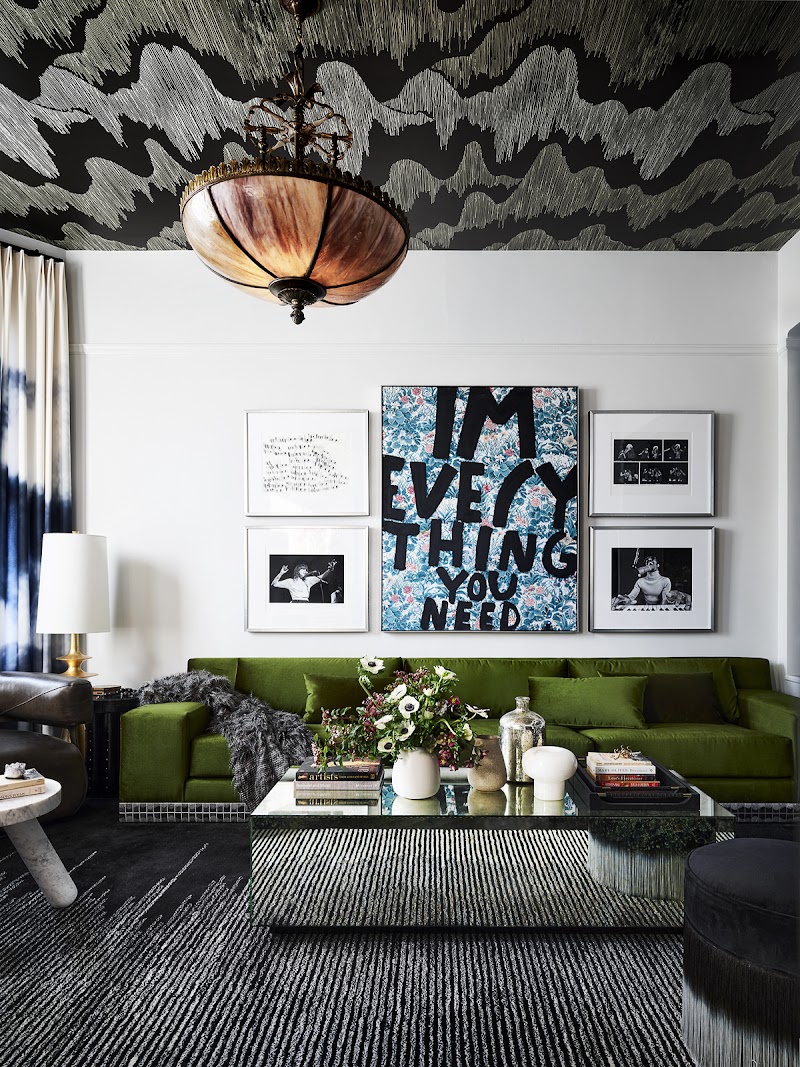 Graphic ceiling, gallery wall energy